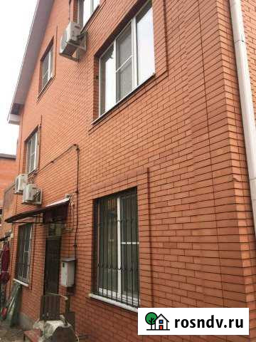 Комната 24 м² в 8-ком. кв., 1/3 эт. в аренду посуточно в Ростове-на-Дону Ростов-на-Дону - изображение 1