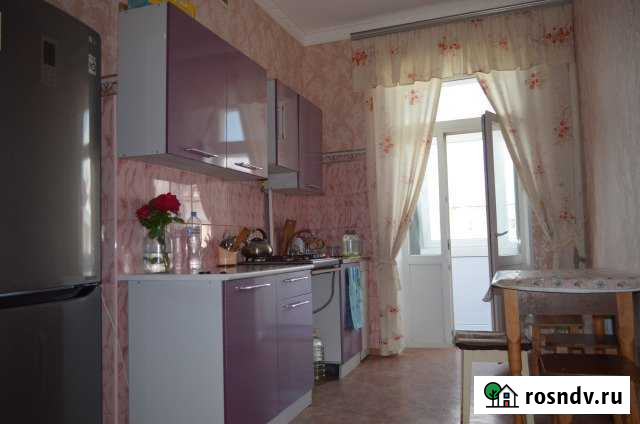 2-комнатная квартира, 64 м², 3/3 эт. в аренду посуточно в Керче Керчь - изображение 1