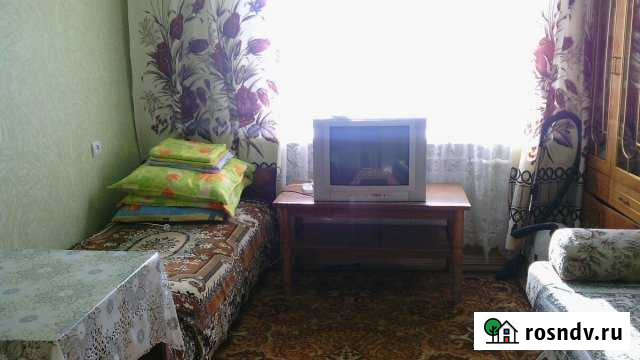 Комната 12 м² в 1-ком. кв., 2/5 эт. в аренду посуточно в Яровом Яровое - изображение 1