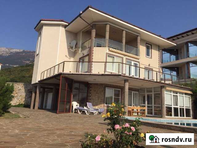 Дом 410 м² на участке 13.2 сот. в аренду на длительный срок в Ялте Ялта - изображение 1