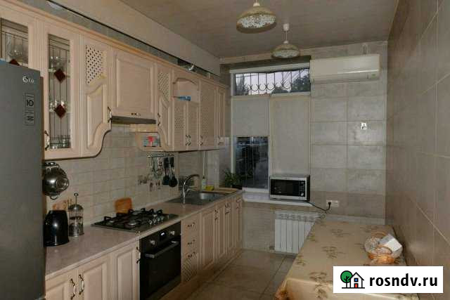 3-комнатная квартира, 72 м², 1/2 эт. в аренду посуточно в Севастополе Севастополь - изображение 1