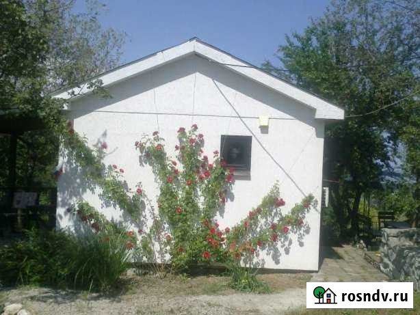 Дом 32 м² на участке 3 сот. в аренду на длительный срок в Алуште Алушта - изображение 1