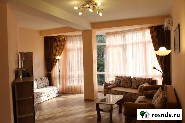 3-комнатная квартира, 95 м², 3/7 эт. в аренду посуточно в Ялте Ялта - изображение 1