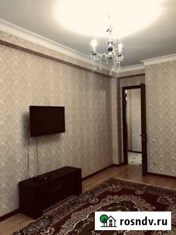 1-комнатная квартира, 50 м², 1/10 эт. в аренду посуточно в Каспийске Каспийск - изображение 1