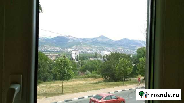 Комната 18 м² в 1-ком. кв., 2/5 эт. на продажу в Новороссийске Новороссийск - изображение 1