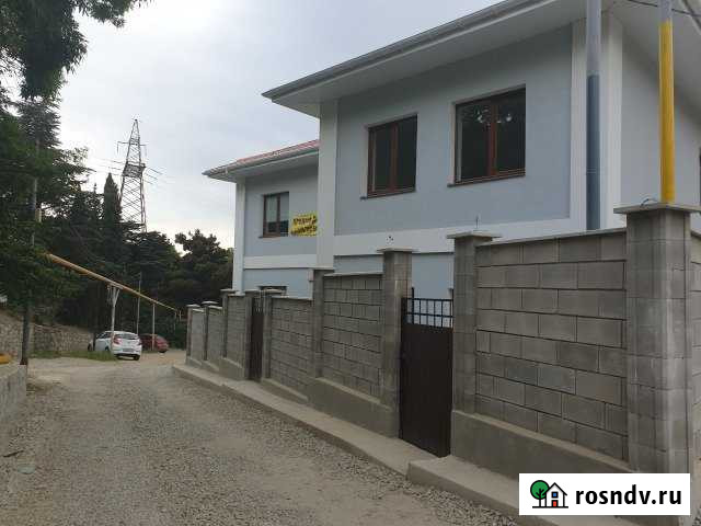 Таунхаус 151 м² на участке 2 сот. на продажу в Ялте Ялта - изображение 1