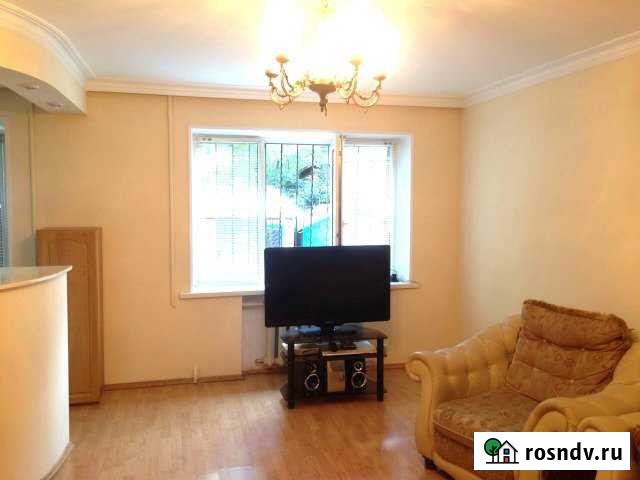 3-комнатная квартира, 65 м², 1/5 эт. в аренду на длительный срок во Владикавказе Владикавказ - изображение 1