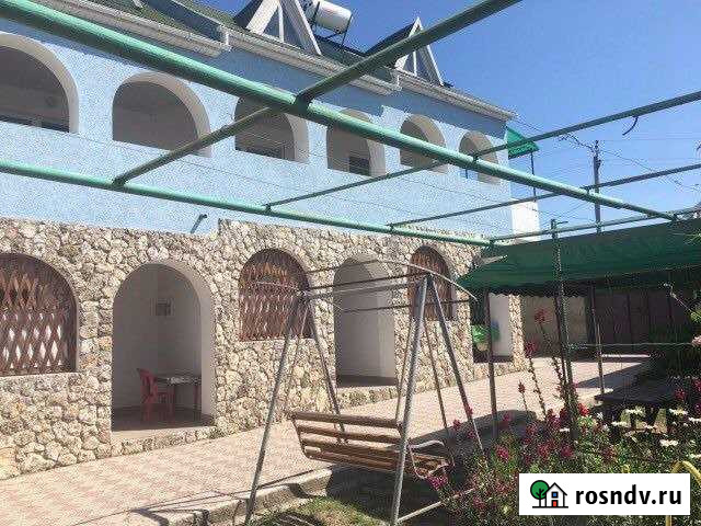 Комната 22 м² в 1-ком. кв., 1/1 эт. в аренду посуточно в Черноморском Республики Крым Черноморское - изображение 1
