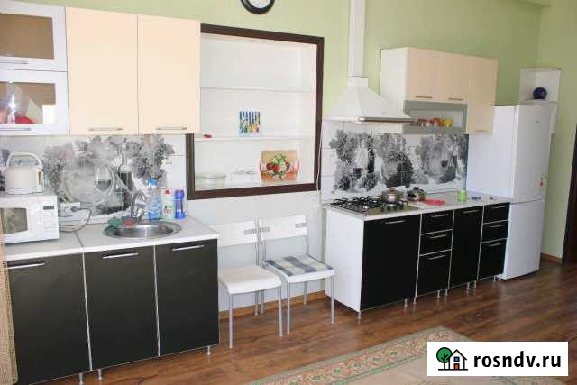 3-комнатная квартира, 90 м², 1/1 эт. в аренду посуточно в Волгодонске Волгодонск - изображение 1