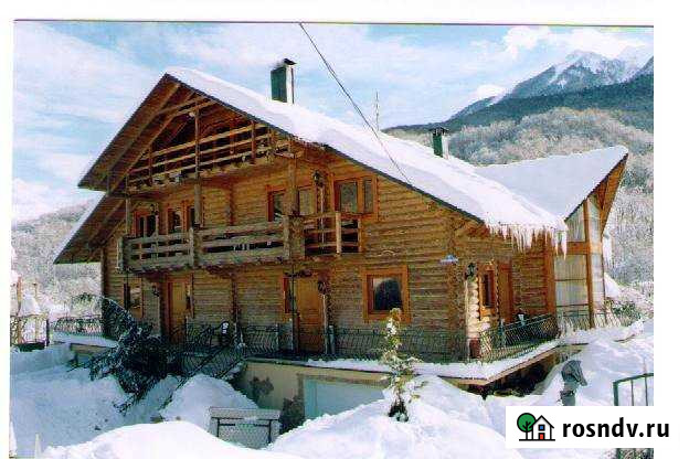 Коттедж 500 м² на участке 10 сот. в аренду на длительный срок в Красной Поляне Краснодарского края Красная Поляна - изображение 1