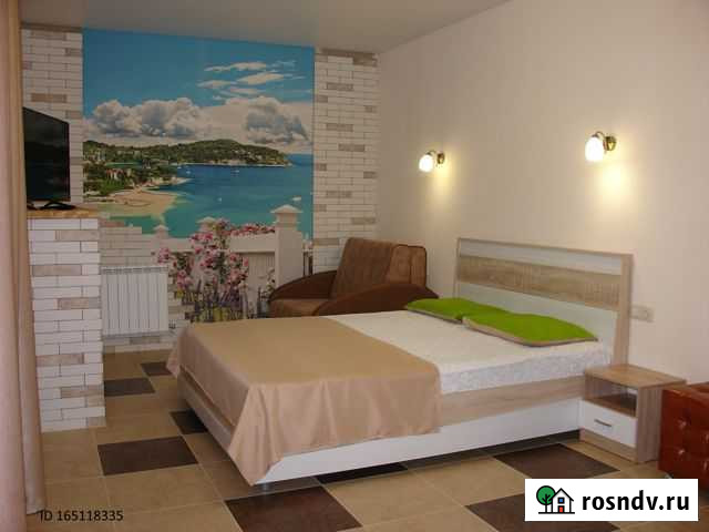 Комната 35 м² в 1-ком. кв., 3/3 эт. в аренду посуточно в Дивноморском Дивноморское - изображение 1