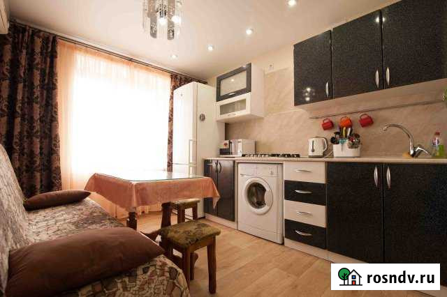 3-комнатная квартира, 56 м², 9/9 эт. в аренду посуточно в Волжском Волгоградской области Волжский - изображение 1