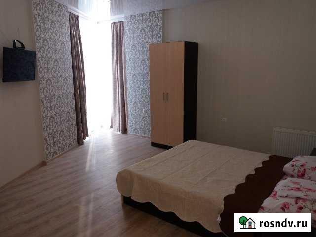 1-комнатная квартира, 44 м², 2/3 эт. в аренду посуточно в Дивноморском Дивноморское - изображение 1