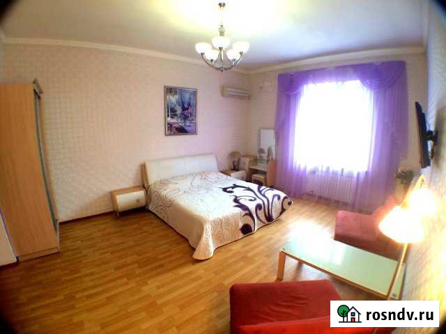 3-комнатная квартира, 84 м², 3/3 эт. в аренду посуточно в Севастополе Севастополь - изображение 1