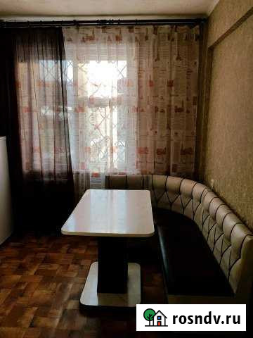 1-комнатная квартира, 42 м², 2/5 эт. в аренду посуточно в Саянске Саянск - изображение 1