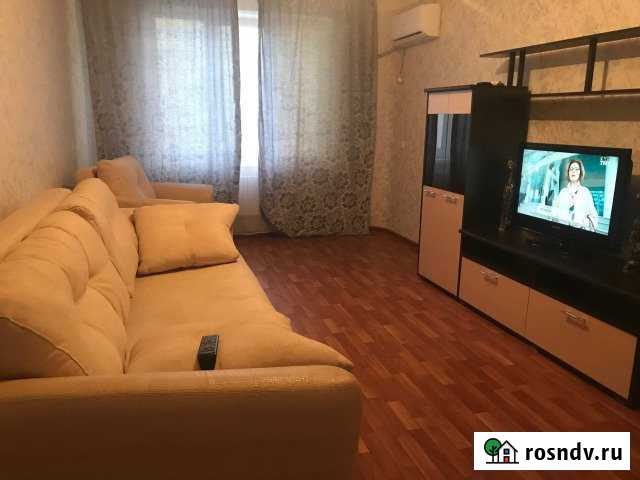 2-комнатная квартира, 60 м², 5/10 эт. в аренду посуточно в Волжском Волгоградской области Волжский - изображение 1