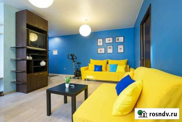 3-комнатная квартира, 58 м², 2/5 эт. в аренду посуточно в Красноярске Красноярск - изображение 1