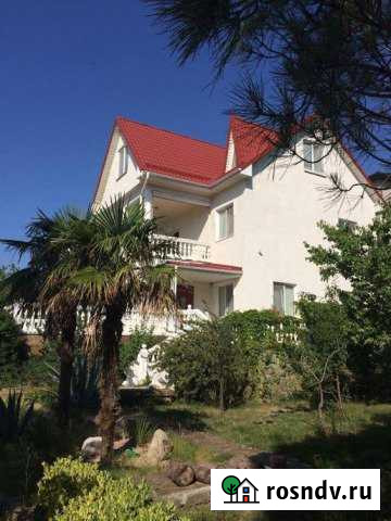 Комната 20 м² в 6-ком. кв., 2/3 эт. в аренду посуточно в Алупке Алупка - изображение 1