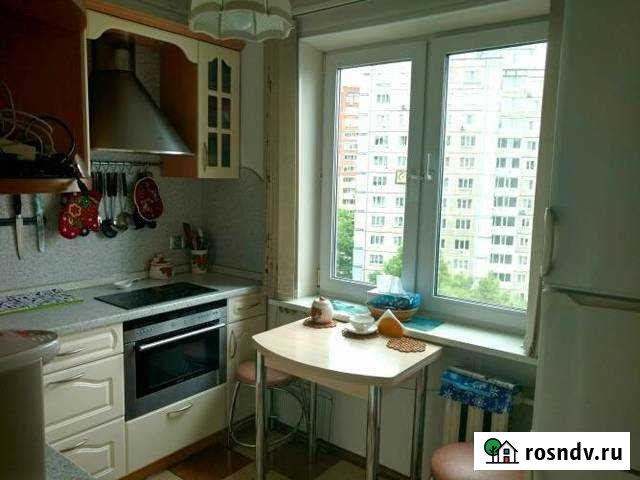 2-комнатная квартира, 50 м², 4/9 эт. в аренду на длительный срок во Владивостоке Владивосток - изображение 1