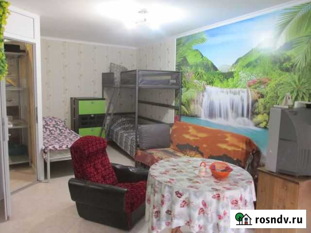 Комната 25 м² в 1-ком. кв., 1/2 эт. в аренду посуточно в Новомихайловском кп Новомихайловский кп - изображение 1