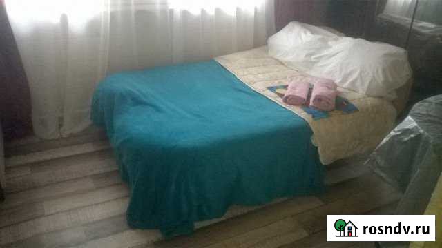 Комната 18 м² в 6-ком. кв., 2/4 эт. в аренду посуточно в Щербинке Щербинка - изображение 1