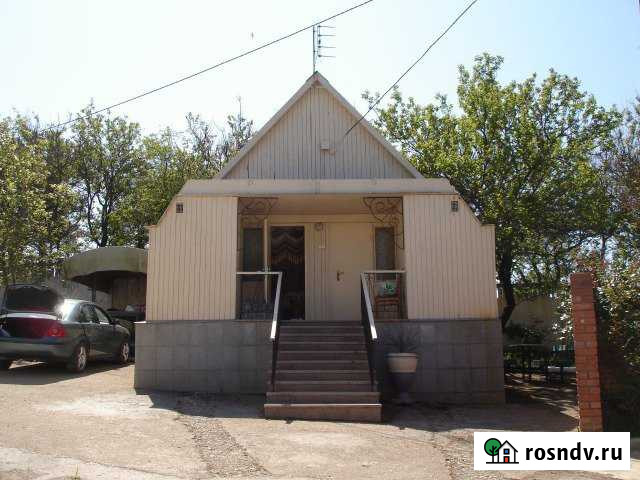 Коттедж 40 м² на участке 4 сот. в аренду посуточно в Севастополе Севастополь - изображение 1