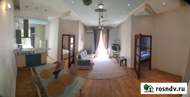 3-комнатная квартира, 65 м², 3/3 эт. в аренду посуточно в Севастополе Севастополь - изображение 1