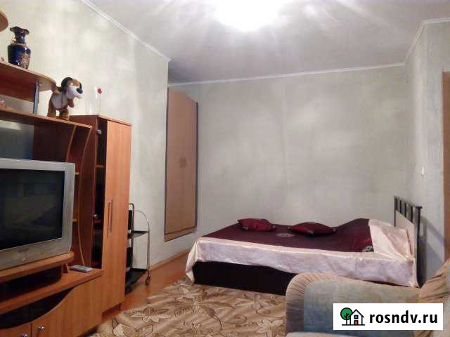 1-комнатная квартира, 31 м², 2/5 эт. в аренду посуточно в Междуреченске Кемеровской области Междуреченск - изображение 1