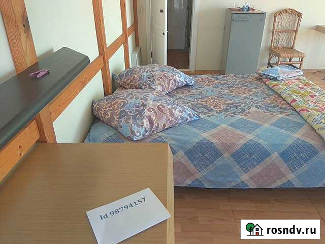 Комната 11 м² в 2-ком. кв., 1/1 эт. в аренду посуточно в Черноморском Республики Крым Черноморское - изображение 1