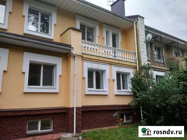 Таунхаус 195 м² на участке 15 сот. в аренду посуточно в Ялте Ялта - изображение 1