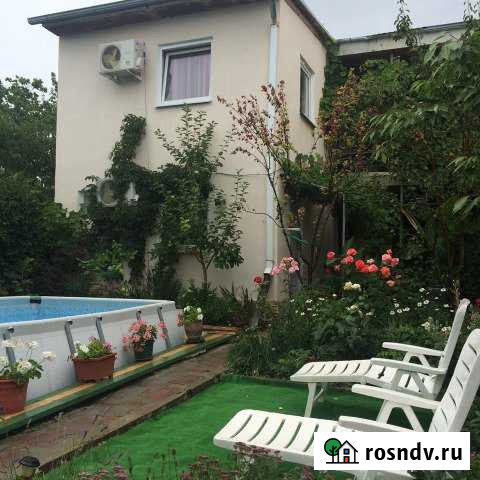 Комната 10 м² в 5-ком. кв., 2/2 эт. в аренду на длительный срок в Геленджике Геленджик - изображение 1