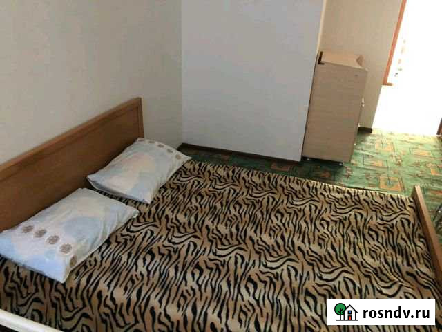 Комната 13 м² в 4-ком. кв., 2/2 эт. в аренду на длительный срок в Геленджике Геленджик - изображение 1