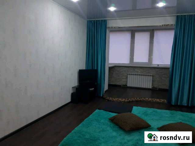 1-комнатная квартира, 37 м², 3/10 эт. в аренду посуточно в Энгельсе Энгельс - изображение 1