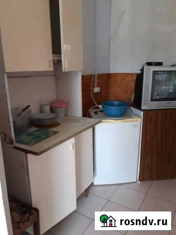 Комната 12 м² в 6-ком. кв., 1/2 эт. в аренду посуточно в Черноморском Республики Крым Черноморское - изображение 1