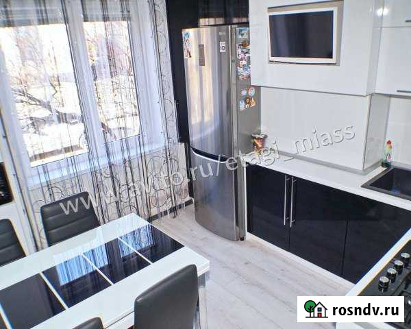 3-комнатная квартира, 64 м², 1/5 эт. на продажу в Чебаркуле Чебаркуль - изображение 1