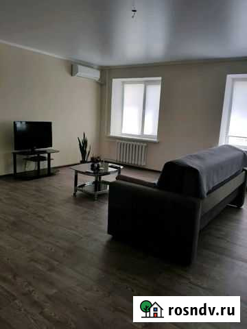 2-комнатная квартира, 68 м², 1/5 эт. в аренду посуточно в Вольске Вольск - изображение 1