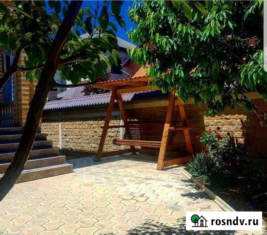 Коттедж 250 м² на участке 4 сот. в аренду посуточно в Махачкале Махачкала - изображение 1