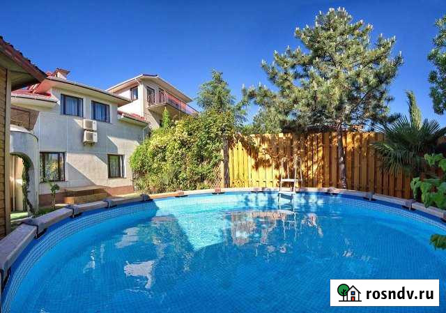 Коттедж 277 м² на участке 7 сот. в аренду посуточно в Ялте Ялта - изображение 1