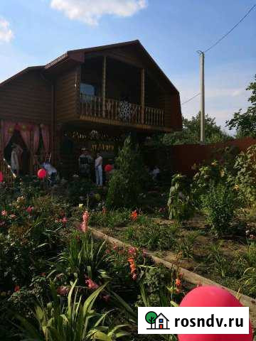 Дом 100 м² на участке 8 сот. в аренду посуточно в Каменске-Шахтинском Каменск-Шахтинский - изображение 1