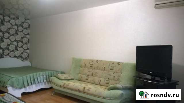 1-комнатная квартира, 38 м², 2/9 эт. в аренду посуточно в Волжском Волгоградской области Волжский - изображение 1