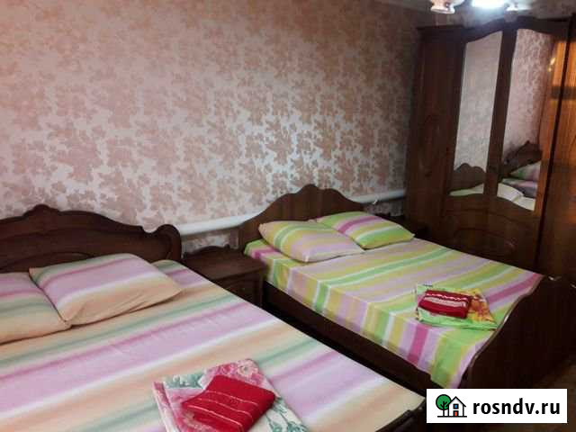 Комната 100 м² в 3-ком. кв., 1/1 эт. в аренду посуточно в Богучаре Богучар - изображение 1