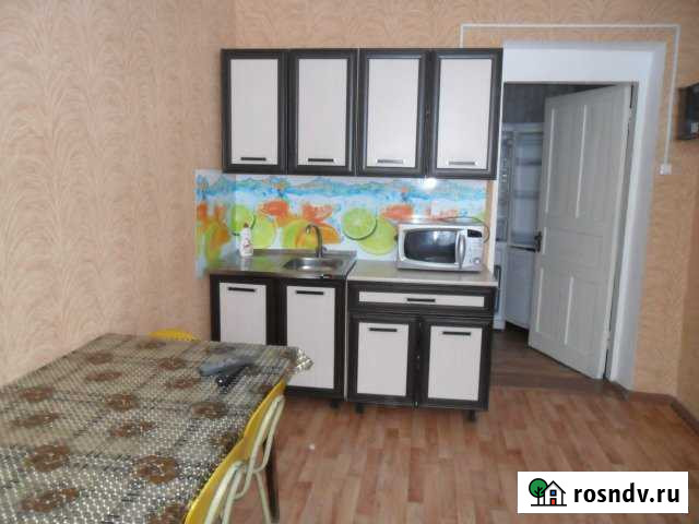 3-комнатная квартира, 80 м², 1/1 эт. в аренду на длительный срок в Котельниково Котельниково - изображение 1