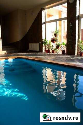 Коттедж 200 м² на участке 10 сот. в аренду посуточно в Воронеже Воронеж - изображение 1