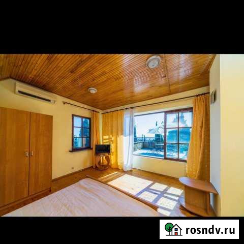 Дом 200 м² на участке 2 сот. в аренду на длительный срок в Ялте Ялта - изображение 1