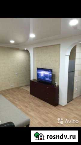 2-комнатная квартира, 43 м², 3/5 эт. в аренду посуточно в Шахтах Шахты - изображение 1