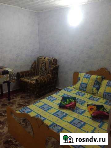 Коттедж 24 м² на участке 1 сот. в аренду посуточно в Ейске Ейск - изображение 1