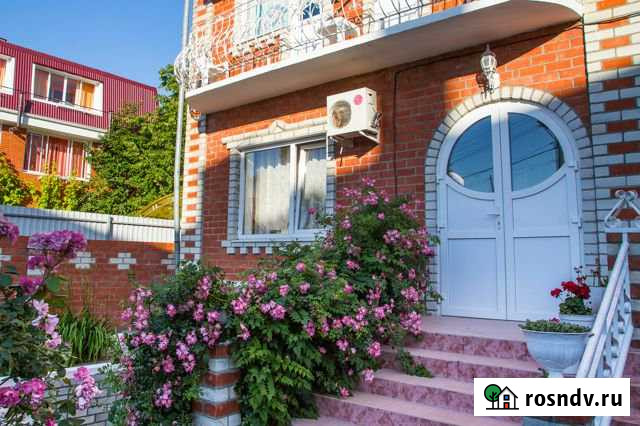 Комната 100 м² в 8-ком. кв., 2/2 эт. в аренду посуточно в Дивноморском Дивноморское - изображение 1