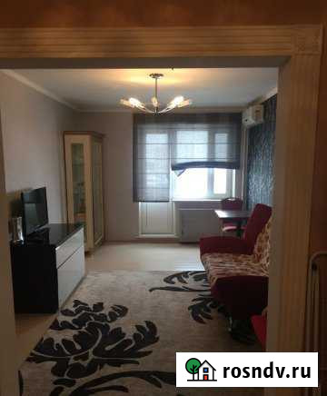 3-комнатная квартира, 100 м², 1/3 эт. в аренду посуточно в Воткинске Воткинск - изображение 1