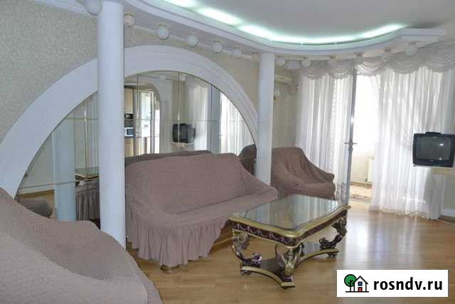 3-комнатная квартира, 80 м², 3/5 эт. в аренду на длительный срок в Ялте Ялта - изображение 1