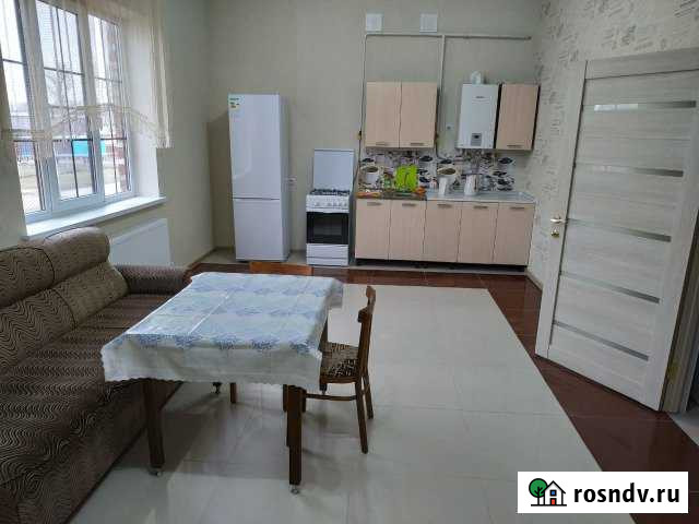 Дом 80 м² на участке 5 сот. в аренду посуточно в Ленинградской Ленинградская - изображение 1